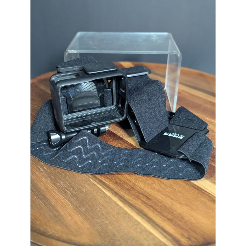 GoPro HERO7 Black Action Camera w/ Head Strap Mount & Silicone Case Tested